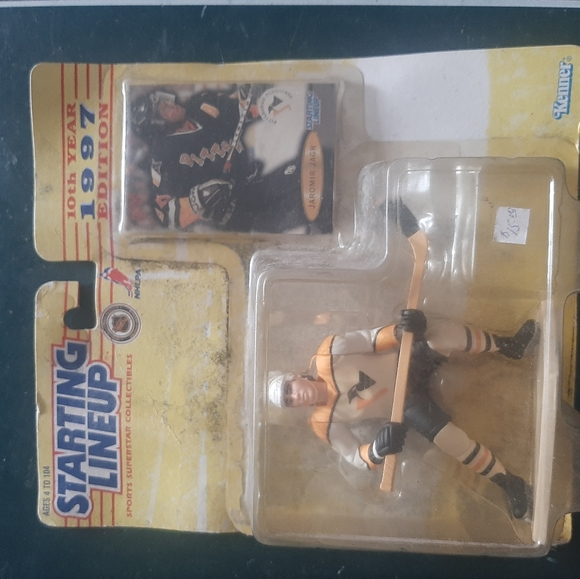 Starting Lineup Collectibles - Picture 1 of 2